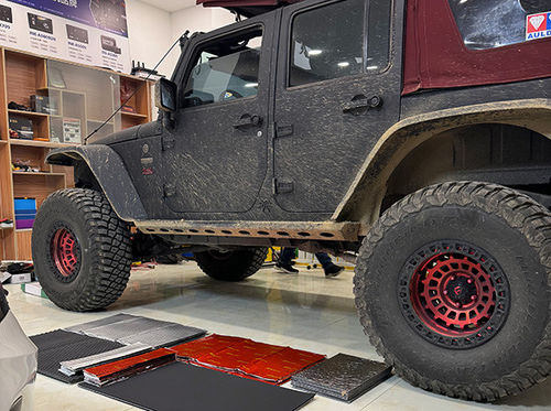 Rubicon Zmodernizowana izolacja dźwiękowa w całym samochodzie