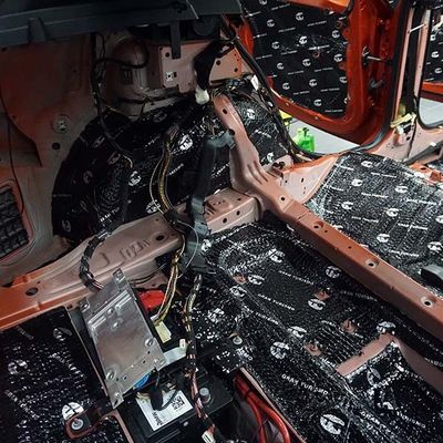 Dobra cena Luxury Car Sound Proofing Mat Mixed Material Custom Automobile Sound Isolation (Matka dźwiękoodporna na luksusowe samochody) w Internecie