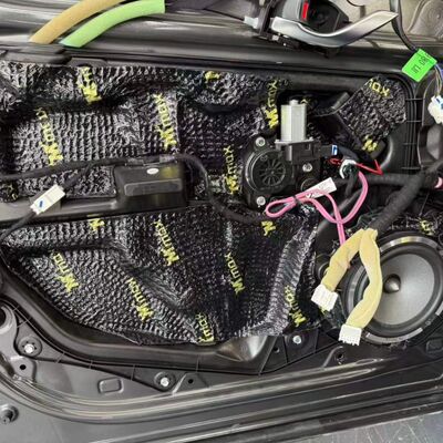 Dobra cena Wyciszenie samochodu / Wyciszenie auta / Najlepsze wyciszenie samochodu / Wyciszenie w samochodzie / Wyciszenie do samochodu / Materiał wyciszający do samochodu / Fabryka mat wyciszających do samochodów w Internecie